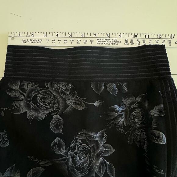 ZHIVAGO Australia Midi‎ Pencil Bodycon Skirt Black Silver Metallic Floral Size 2 - Picture 6 of 7